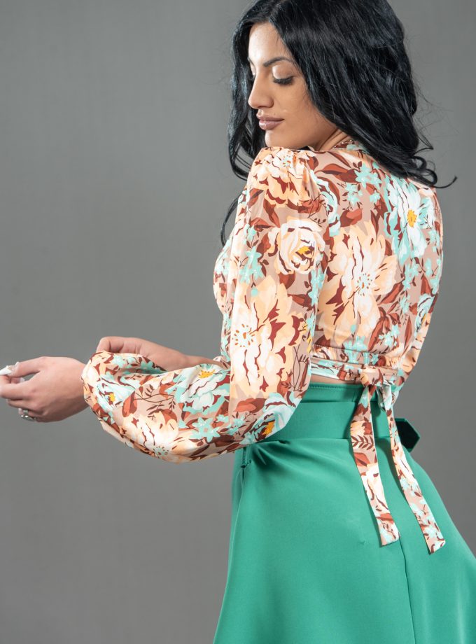 Crop top floral κρουαζέ